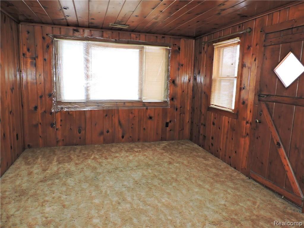 9059 Davison Road Davison, MI 48423 - Photo 6 of 12 DSCN6843.JPG