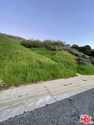 $170,000 | 27306 Oak Summit Road, Agoura Hills, CA 91301