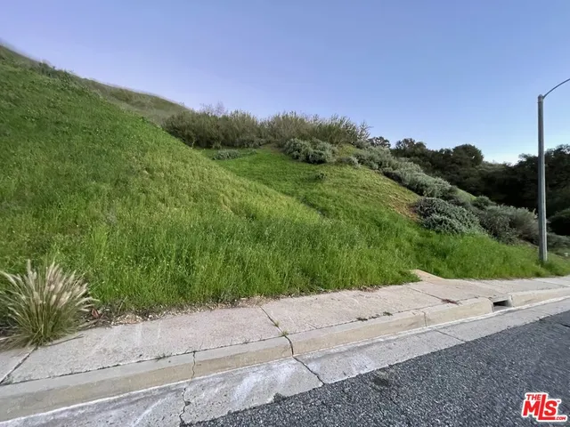 $170,000 | 27306 Oak Summit Road, Agoura Hills, CA 91301