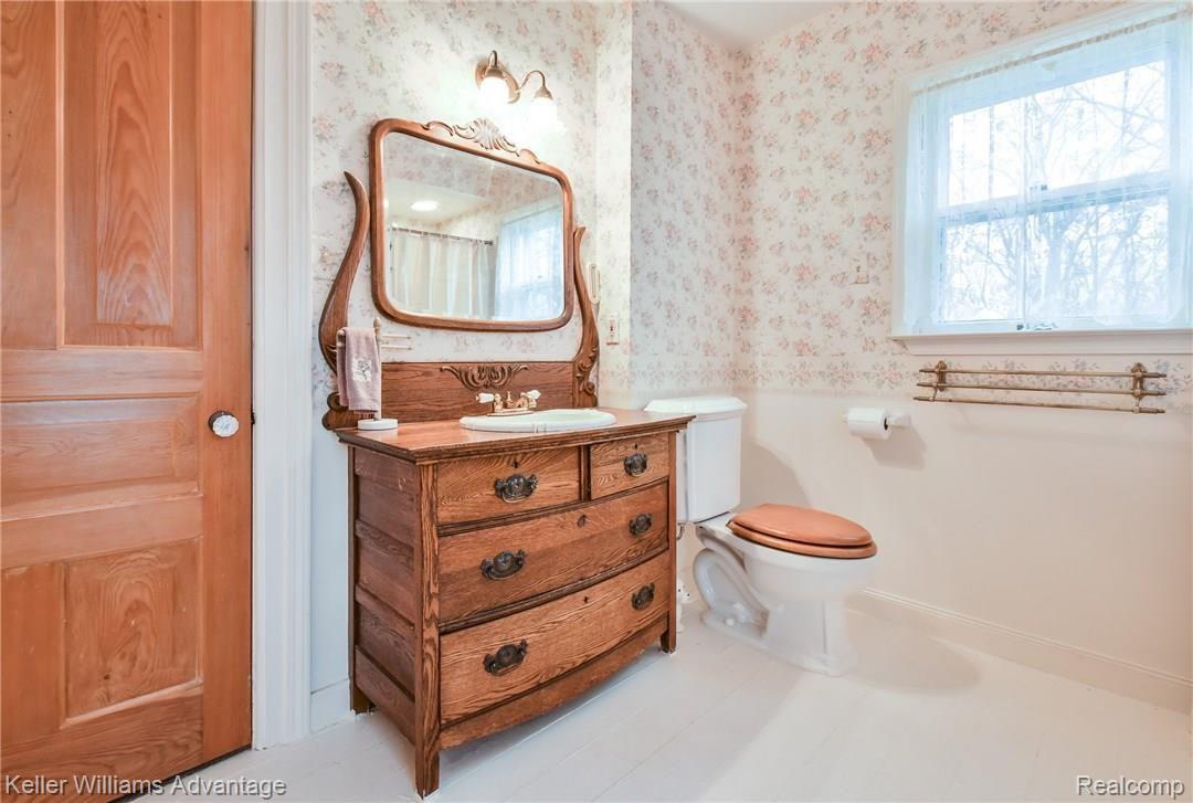 10010 Stark Road Livonia, MI 48150 - Photo 33 of 49 DSC_2820.jpg