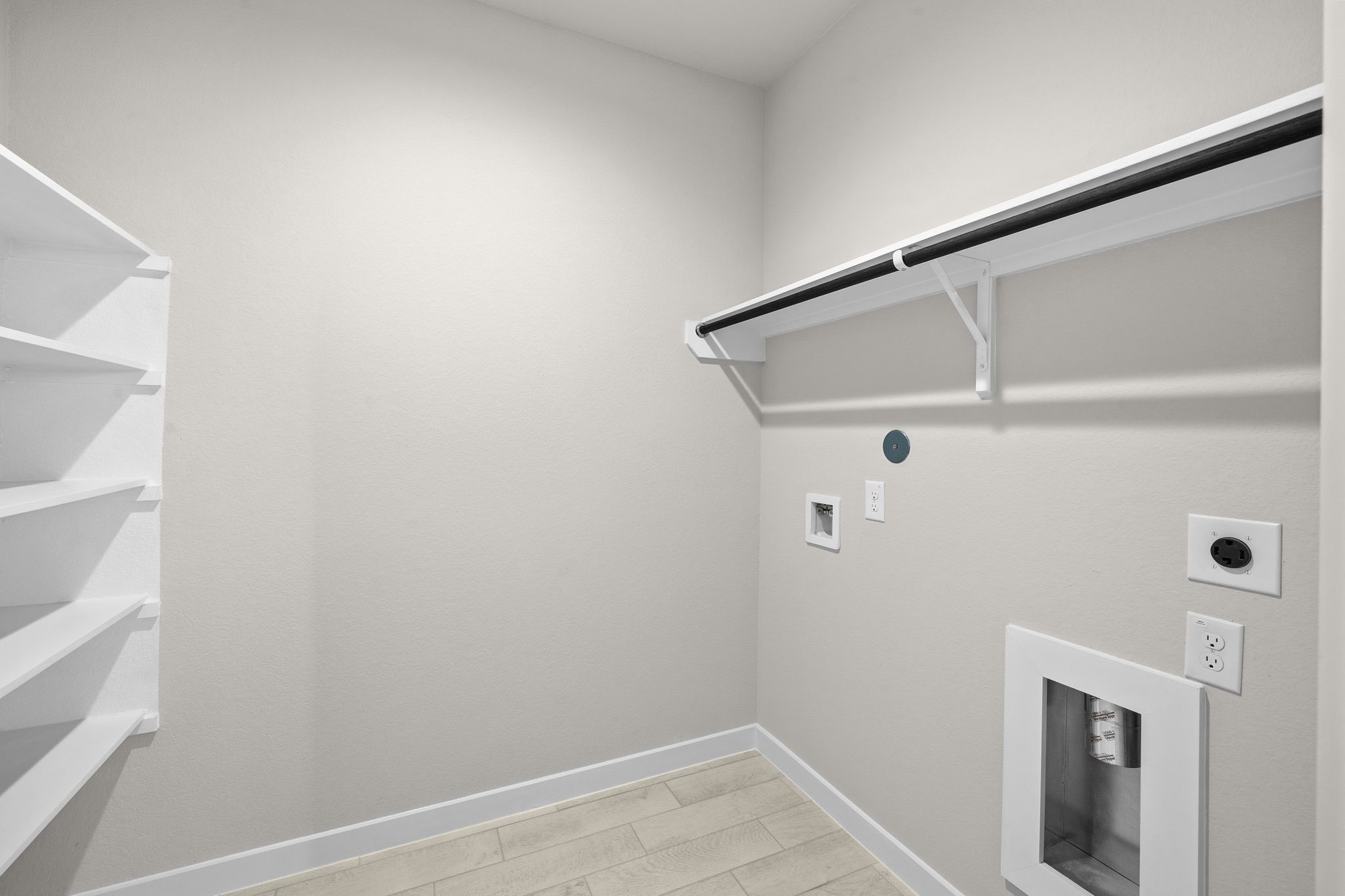 4017 Sun Burst Lane Brookshire, TX 77423 - Photo 29 of 49 a view of small space