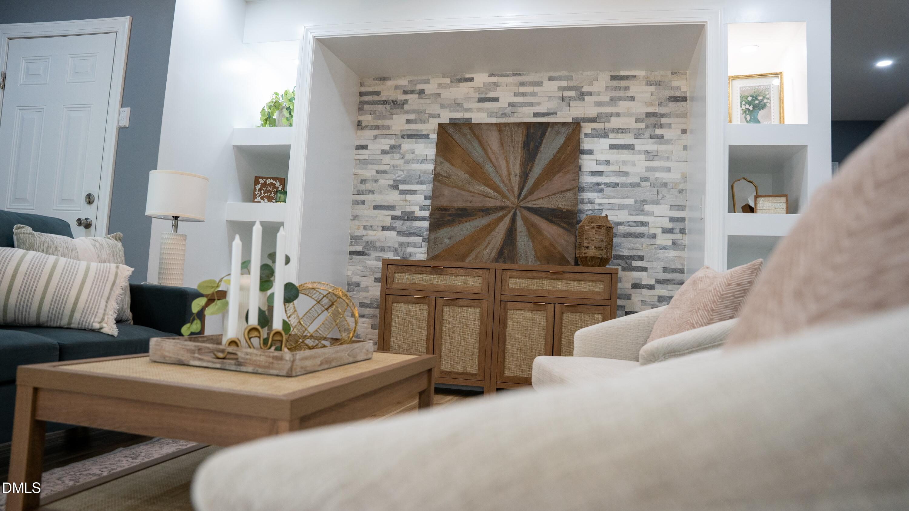 730 NW Boulevard Clinton, NC 28328 - Photo 23 of 68 Stone finishes make this room pop!