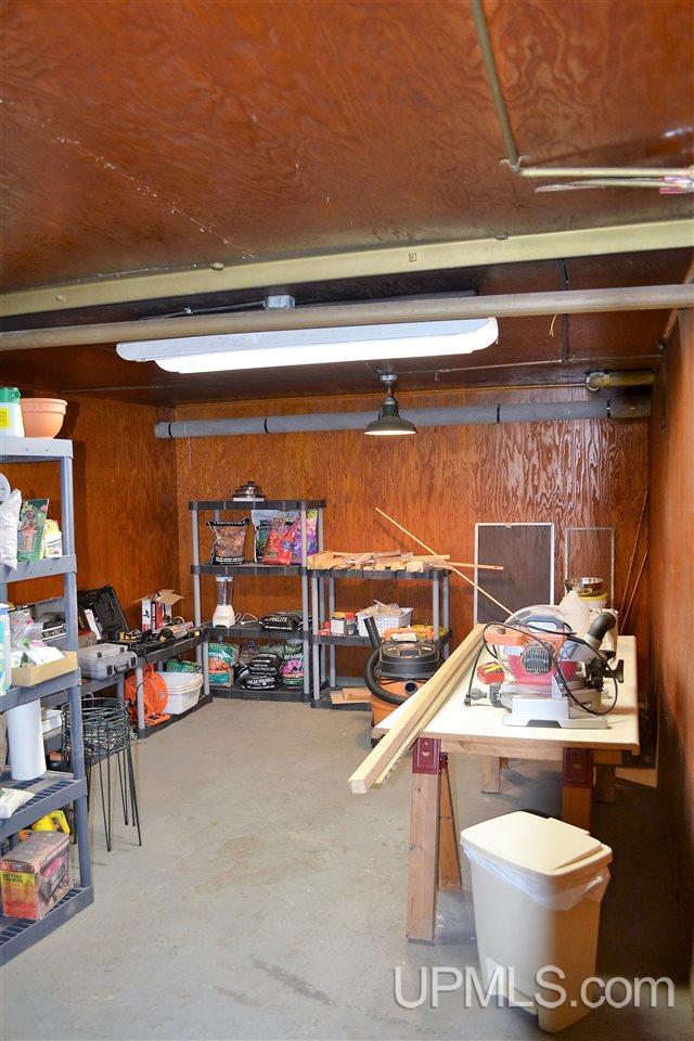421 North Lake Street Ishpeming, MI 49849 - Photo 33 of 36