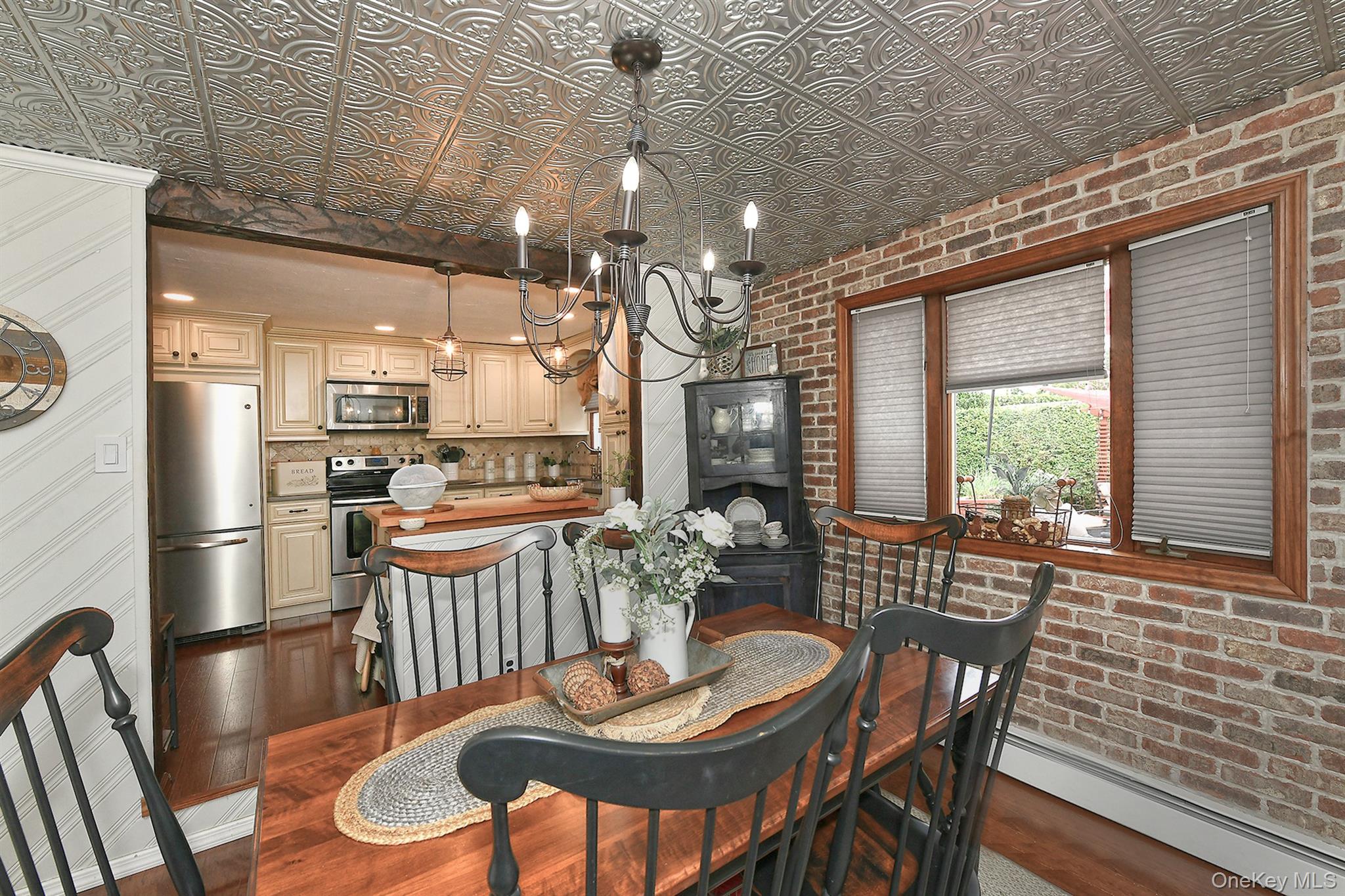 35 Jensen Road Bay Shore, NY 11706 - Photo 9 of 31 Gallery Image 9
