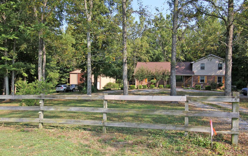 3640 South Hyde Road Springfield, TN 37172 - Photo 2 of 21