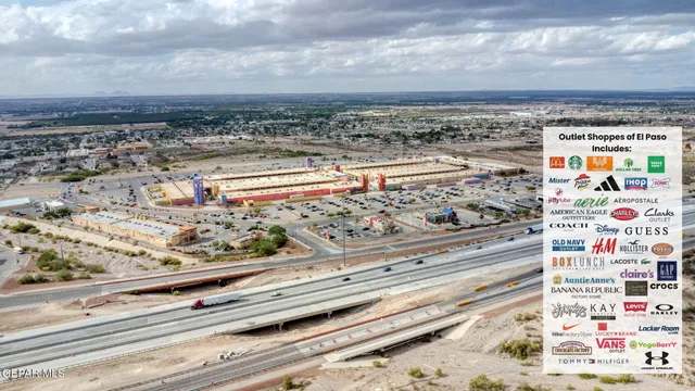 a view of a parking area