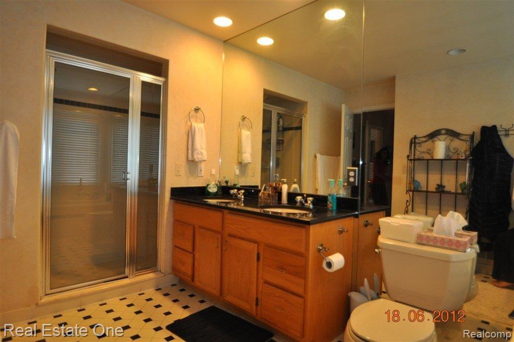 1396 Pebble Ridge Drive Rochester, MI 48307 - Photo 19 of 22 Master Bath