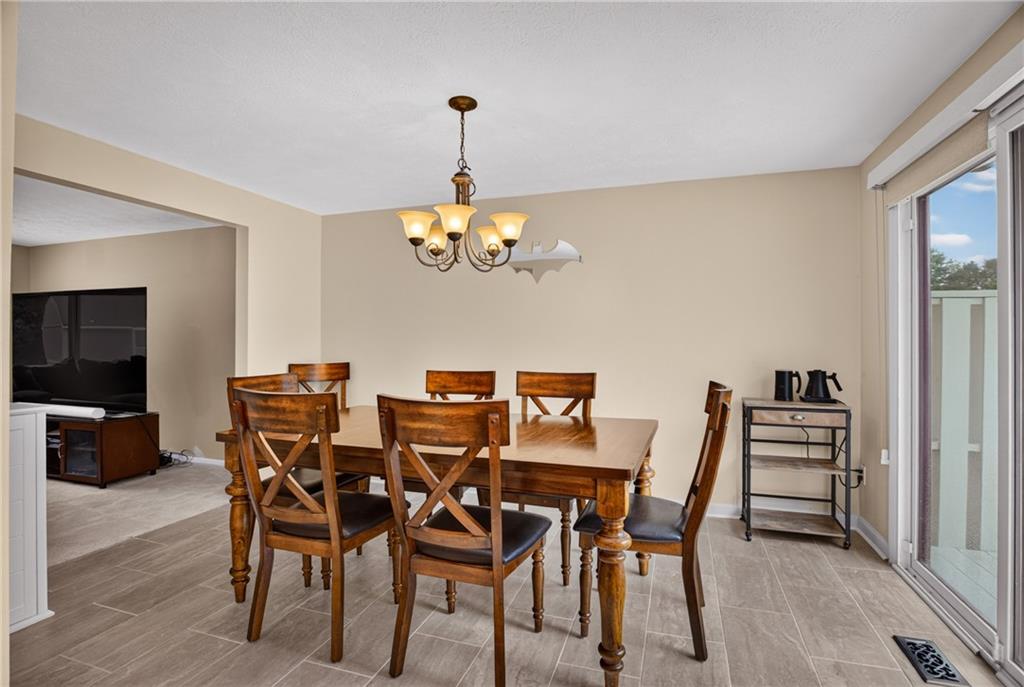 528 Hunters Path Road Bridgeville, PA 15017 - Photo 9 of 41 Gallery Image 9