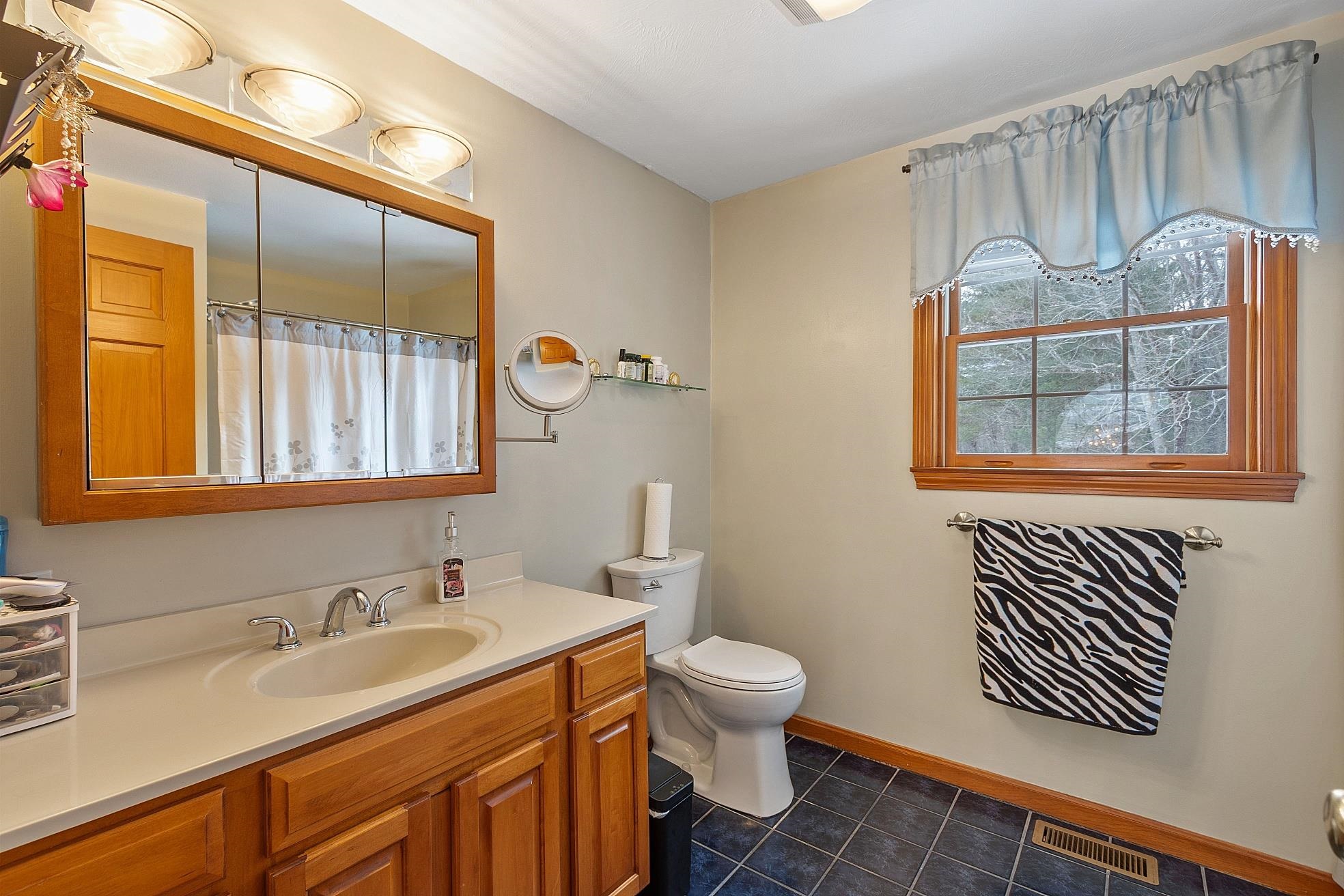 254 South Road Kensington, NH 03833 - Photo 19 of 46