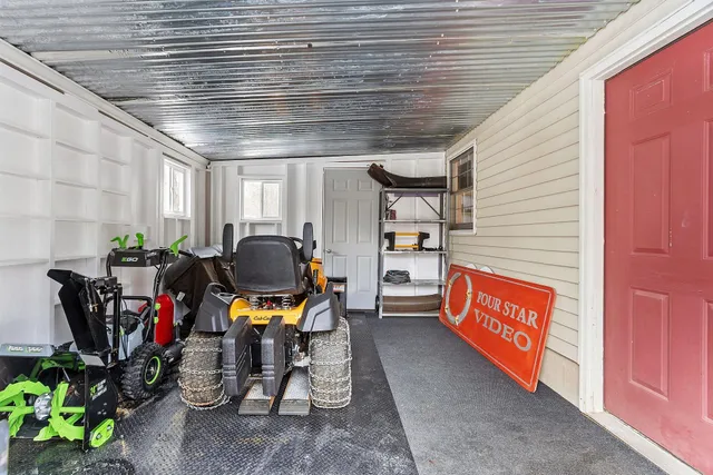 $749,900 | 254 South Road, Kensington, NH 03833