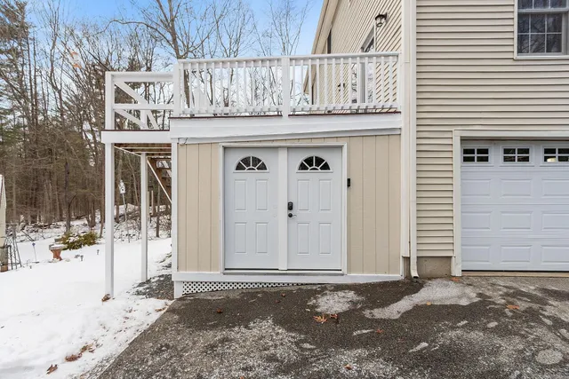 $749,900 | 254 South Road, Kensington, NH 03833