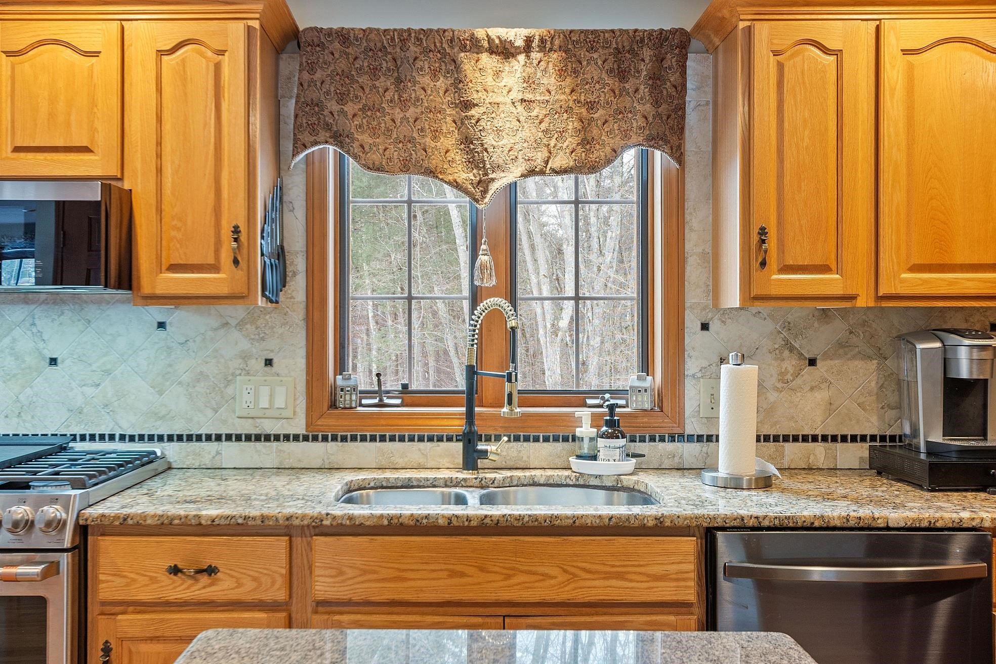 254 South Road Kensington, NH 03833 - Photo 6 of 46