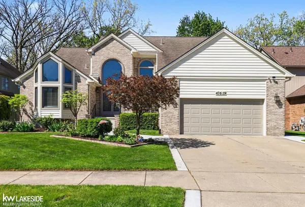 $550,000 | 47619 Lamplighter Trail, Macomb, MI 48044