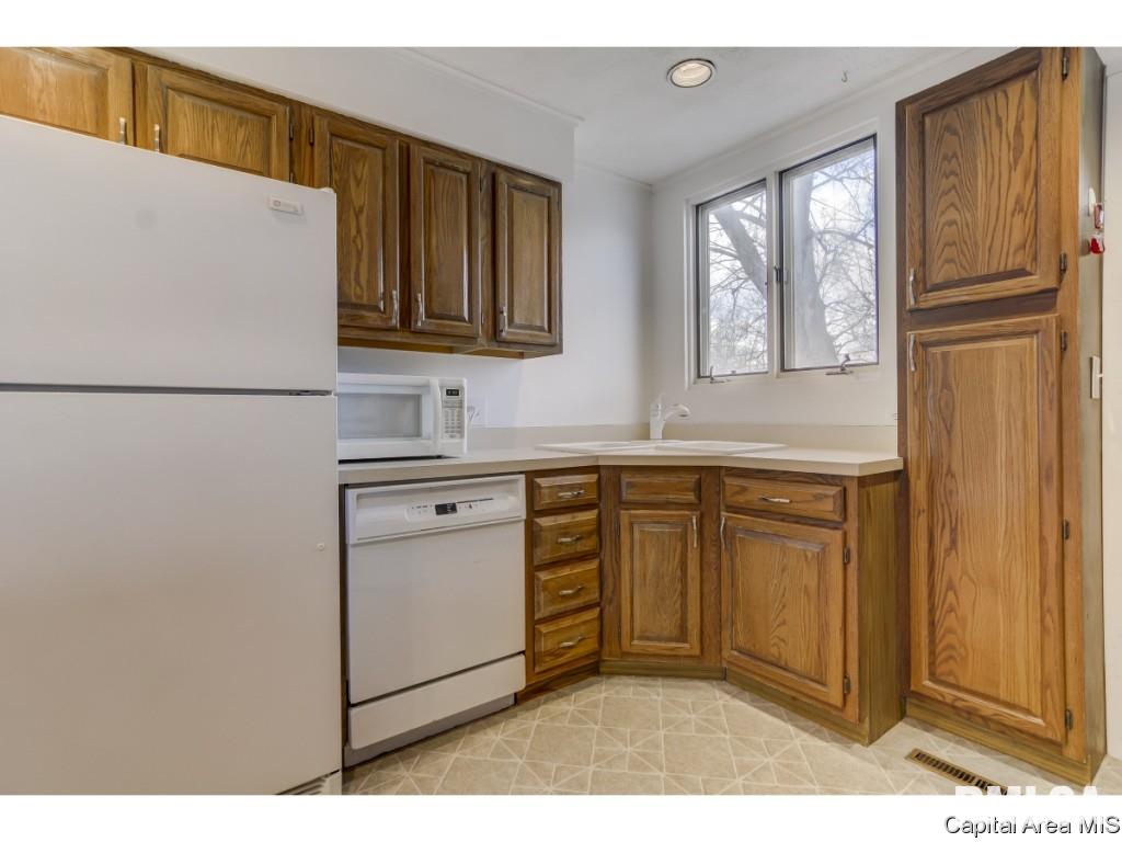 2124 South 4th Street Springfield, IL 62703 - Photo 12 of 36