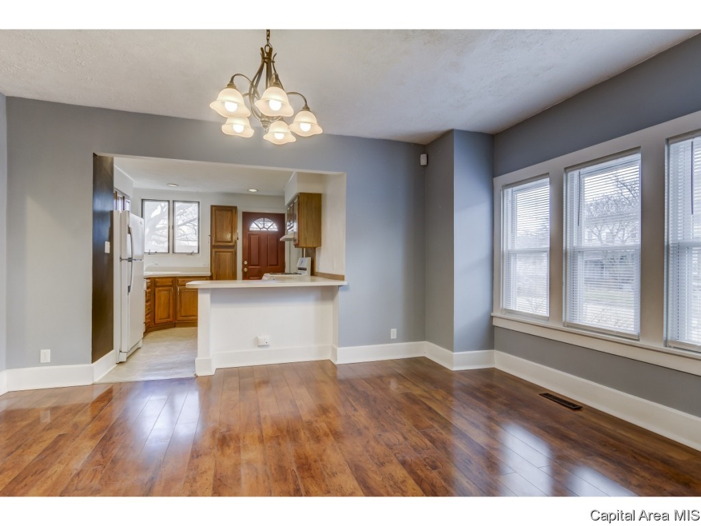 2124 South 4th Street Springfield, IL 62703 - Photo 4 of 36