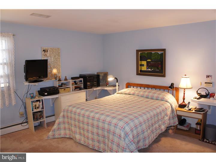 691 Lenni Road Aston, PA 19014 - Photo 18 of 25 Bedroom - Main