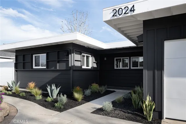 $1,200,000 | 2024 Shipway Avenue, Long Beach, CA 90815