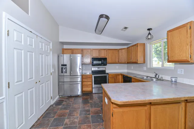 $247,500 | 12406 West 11th Avenue, Airway Heights, WA 99001