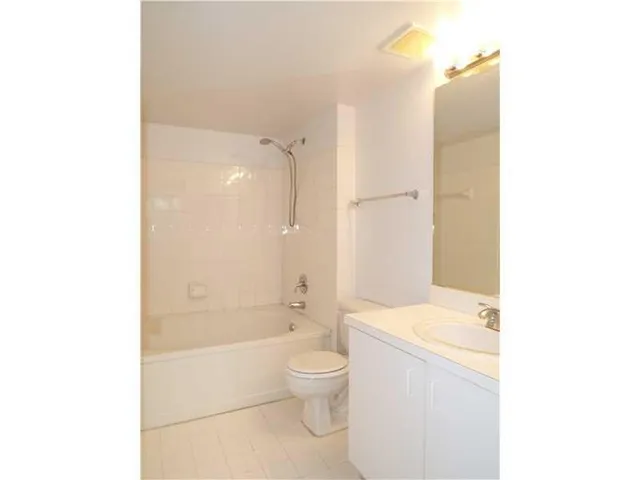 $284,900 | 741 North Pine Island Road, Unit 214, Plantation, FL 33324