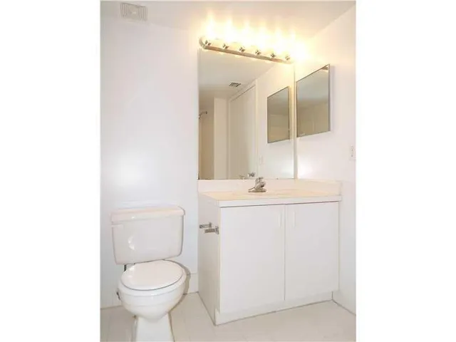 $284,900 | 741 North Pine Island Road, Unit 214, Plantation, FL 33324