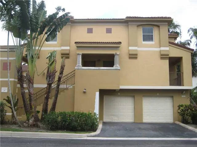 $284,900 | 741 North Pine Island Road, Unit 214, Plantation, FL 33324