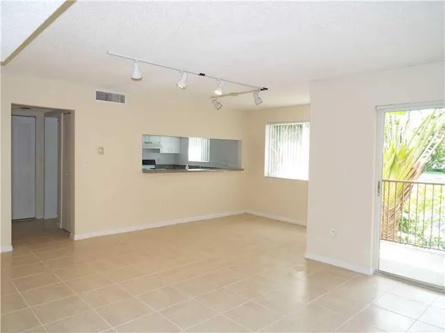 $284,900 | 741 North Pine Island Road, Unit 214, Plantation, FL 33324