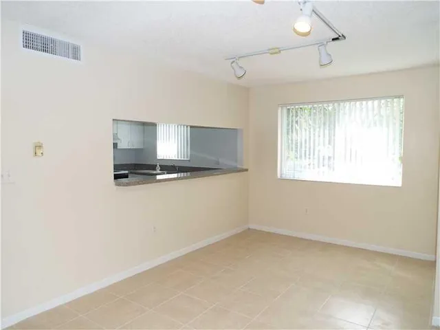 $284,900 | 741 North Pine Island Road, Unit 214, Plantation, FL 33324