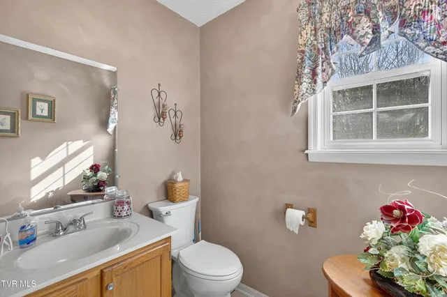 $324,900 | 18403 Ironwood Loop, Abingdon, VA 24210