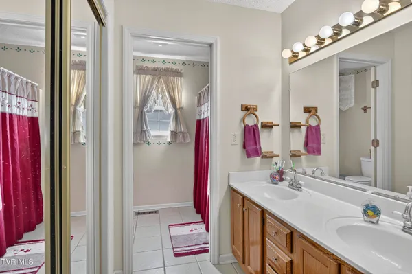 $324,900 | 18403 Ironwood Loop, Abingdon, VA 24210