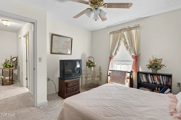 $324,900 | 18403 Ironwood Loop, Abingdon, VA 24210