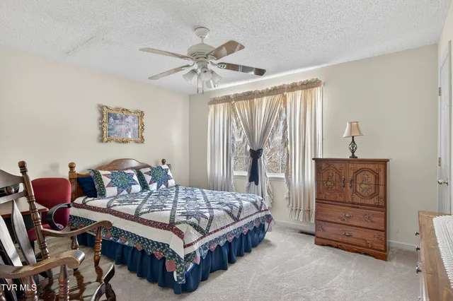 $324,900 | 18403 Ironwood Loop, Abingdon, VA 24210