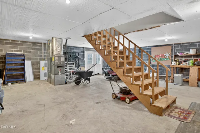 $324,900 | 18403 Ironwood Loop, Abingdon, VA 24210