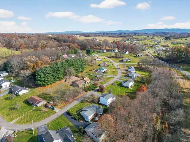 $324,900 | 18403 Ironwood Loop, Abingdon, VA 24210