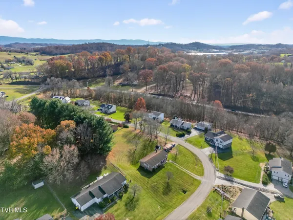 $324,900 | 18403 Ironwood Loop, Abingdon, VA 24210