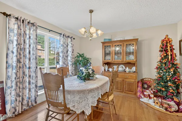 $324,900 | 18403 Ironwood Loop, Abingdon, VA 24210