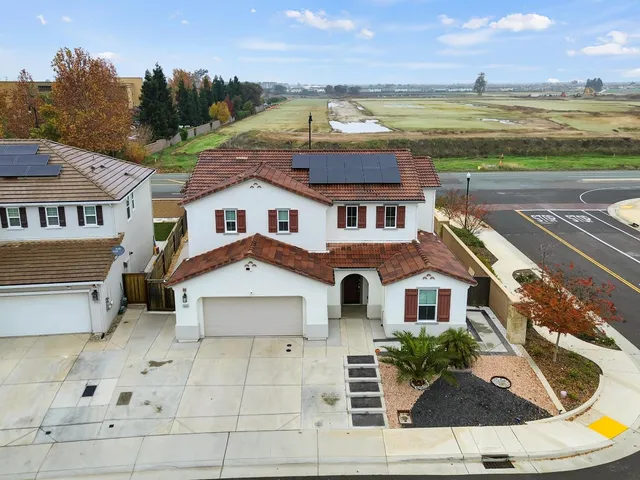 $858,000 | 10398 Costa Nova Circle, Elk Grove, CA 95757