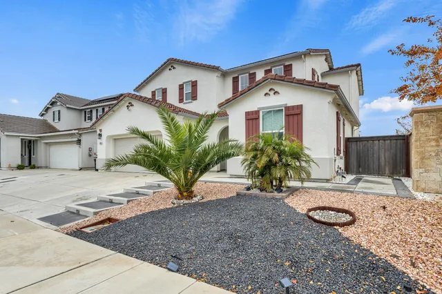 $858,000 | 10398 Costa Nova Circle, Elk Grove, CA 95757