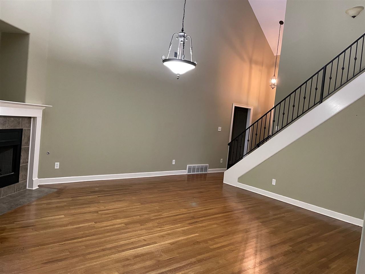819 Deep Woods Road Collierville, TN 38017 - Photo 3 of 24