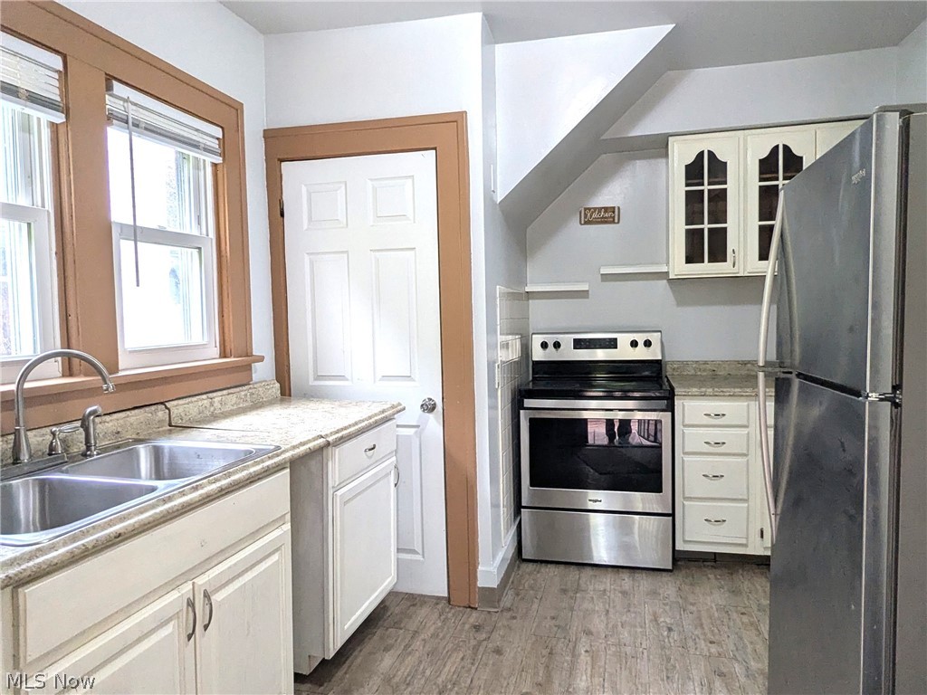876 Avon Street Akron, OH 44310 - Photo 7 of 33