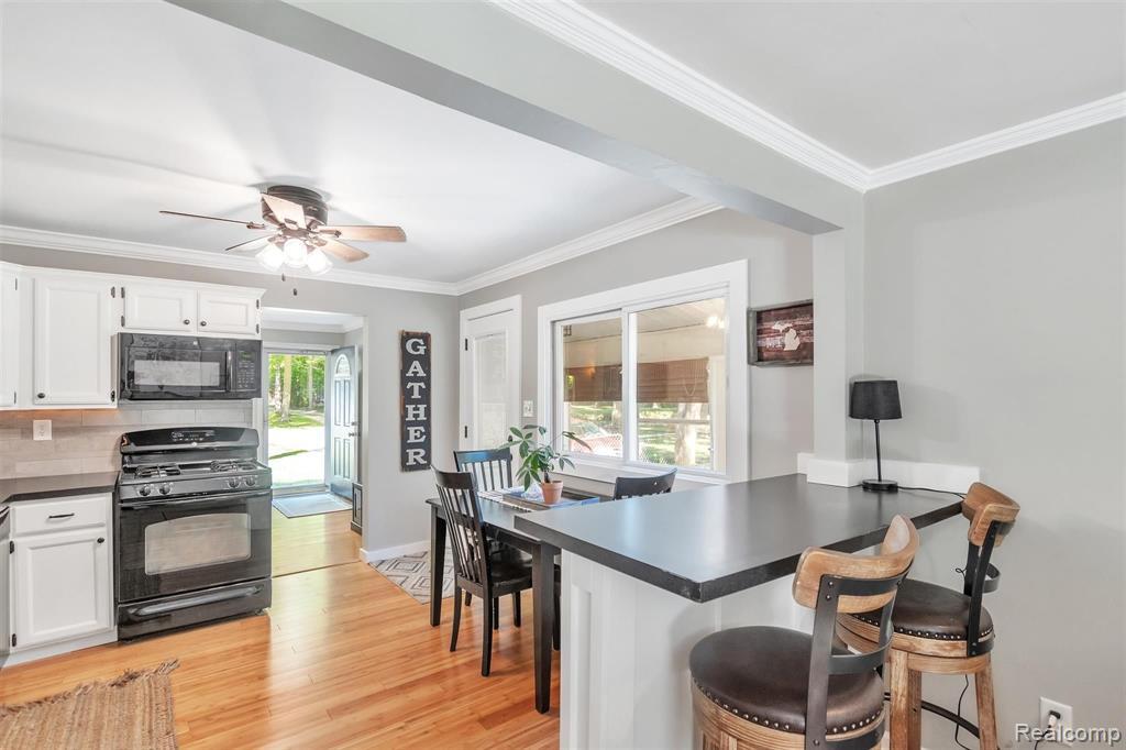 21484 Power Road Farmington Hills, MI 48336 - Photo 18 of 46