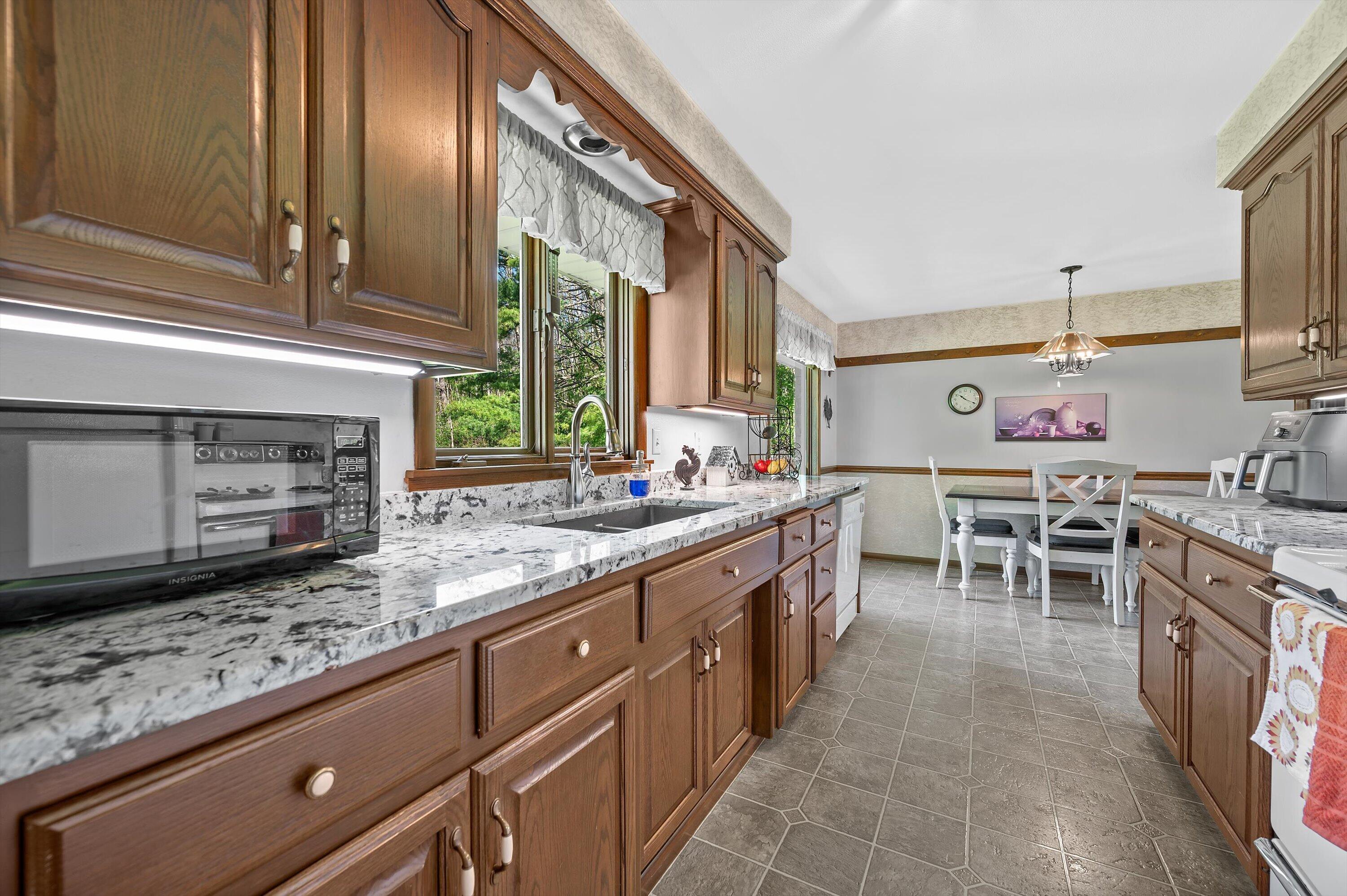 405 Plat Road Richfield, WI 53017 - Photo 12 of 42 Kitchen (1)
