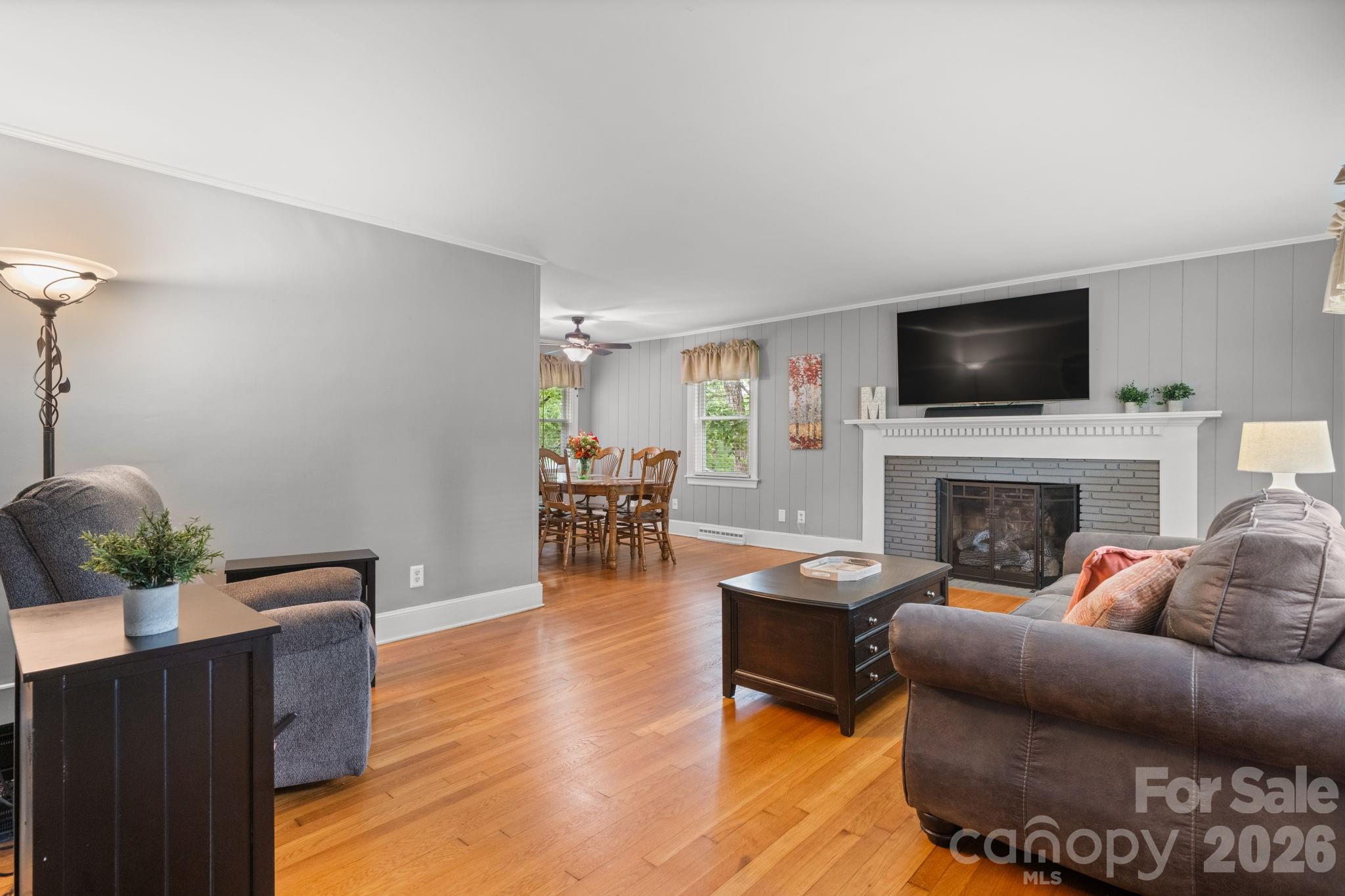 508 2nd Avenue Northeast Conover, NC 28613 - Photo 4 of 44