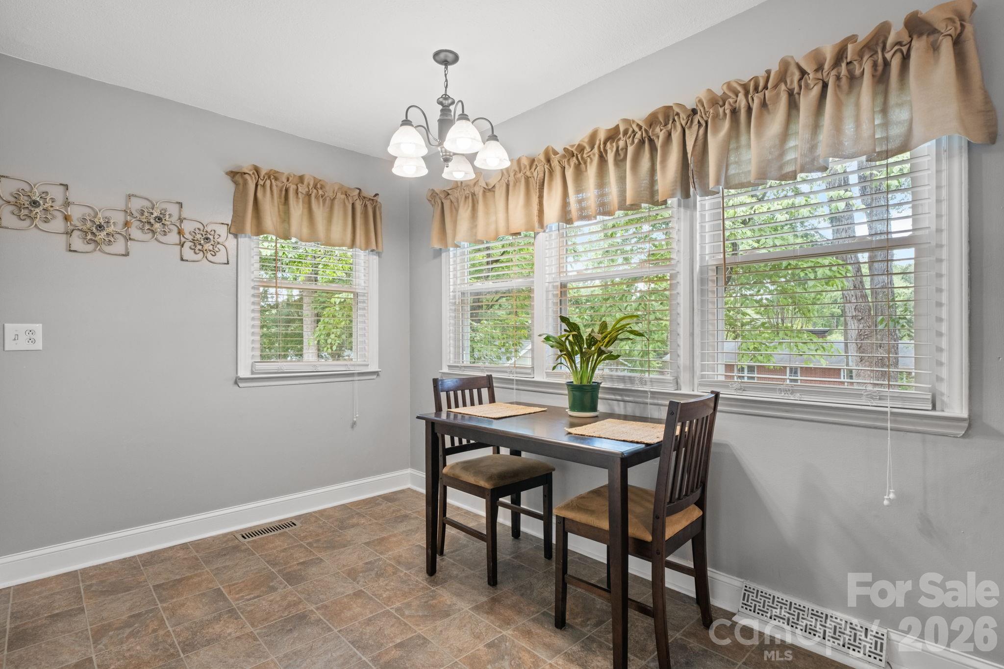 508 2nd Avenue Northeast Conover, NC 28613 - Photo 9 of 44