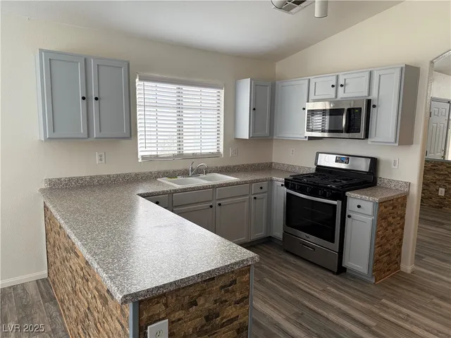 $2,400 | 4529 Gracemont Avenue, Las Vegas, NV 89139