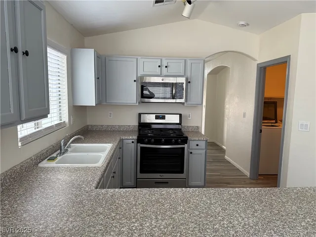 $2,400 | 4529 Gracemont Avenue, Las Vegas, NV 89139