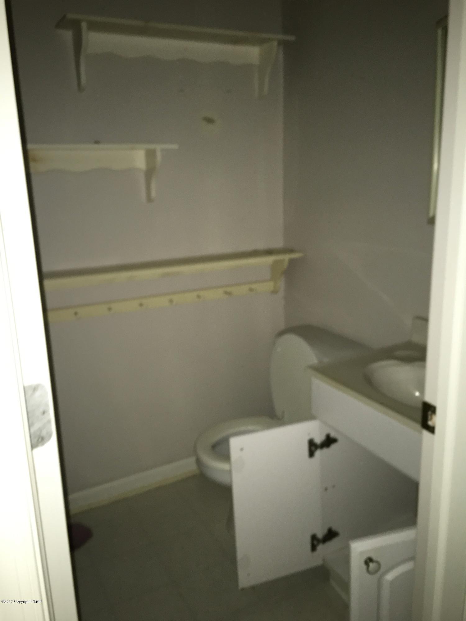 148 Ferncrest Road Blakeslee, PA 18610 - Photo 14 of 26 Main Bath
