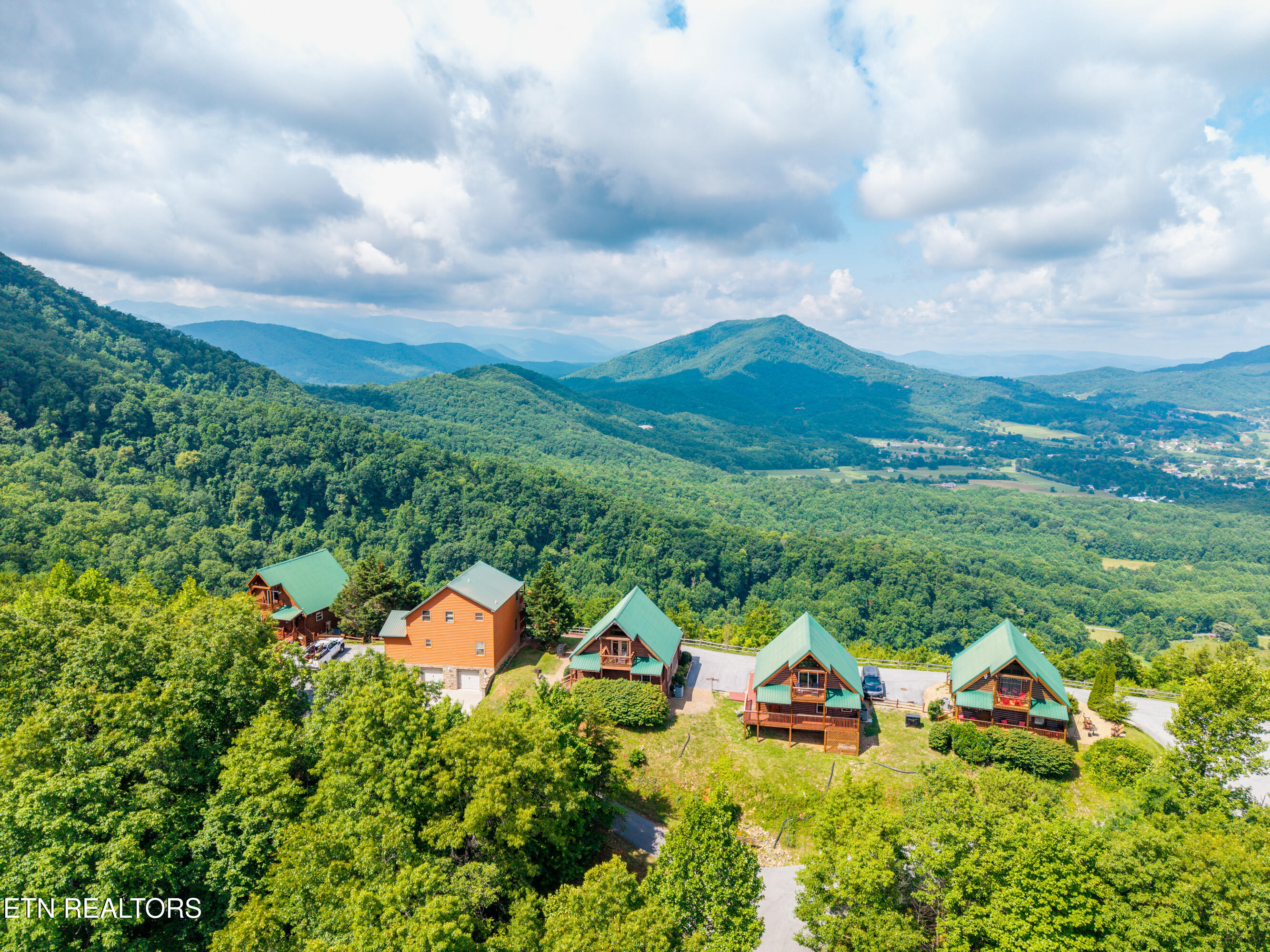 3661 Buckeye Knob Way Sevierville, TN 37862 - Photo 8 of 47 3661BuckeyeKnobway-47