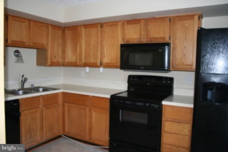 302 Ridgecrest Court Stafford, VA 22554 - Photo 9 of 18 Kitchen2