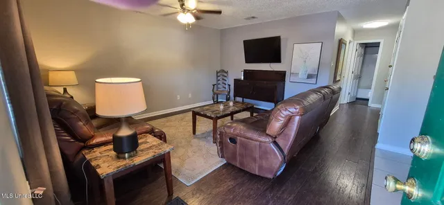 $1,600 | 5080 Gautier Vancleave Road, Unit C11, Gautier, MS 39553