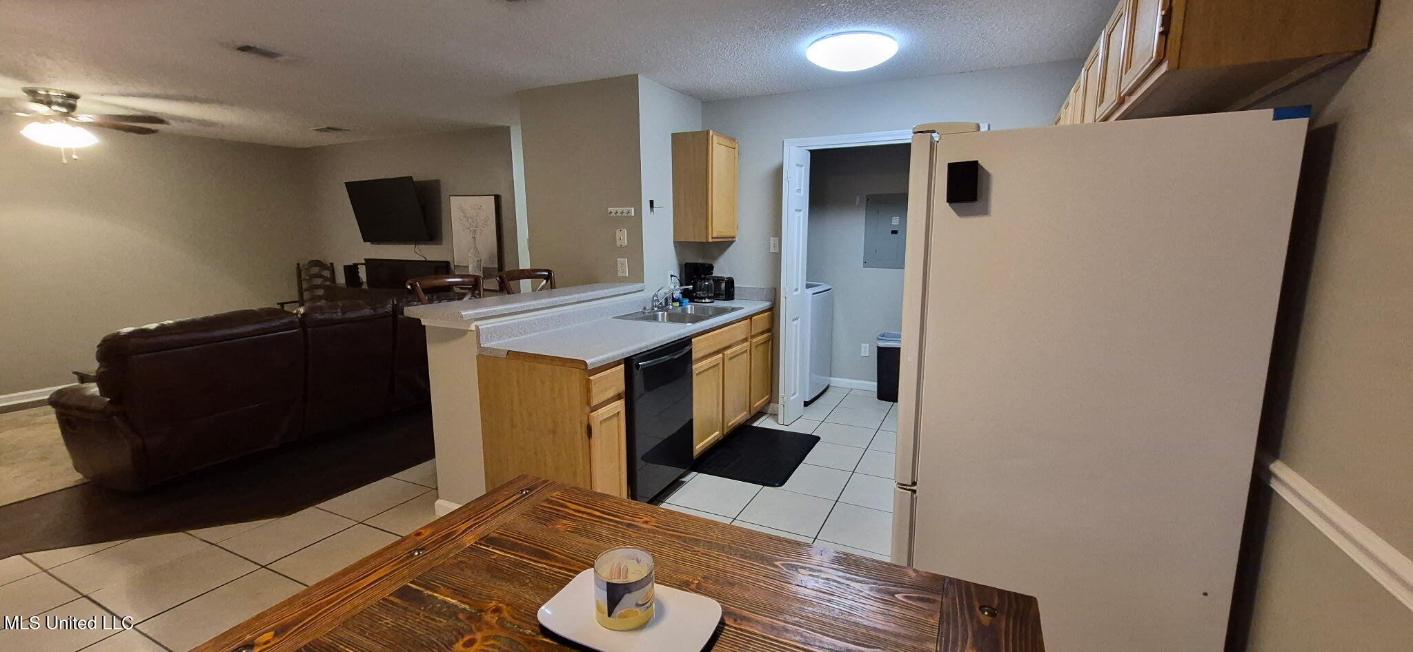 5080 Gautier Vancleave Road, Unit C11 Gautier, MS 39553 - Photo 8 of 25 2604027691501305658